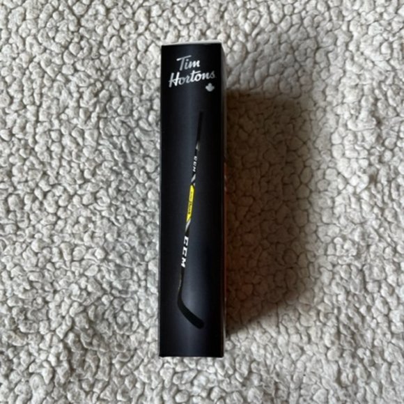 Tim Hortons NHL Limited Edition CONNOR McDAVID No 97 Mini Hockey Stick & Locker - Picture 5 of 12